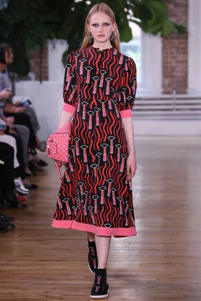 Look 28